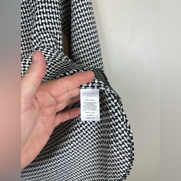 Talbots small black/white 19-1/2p2p high low 27 f 28” back long sleeve - Picture 2 of 8